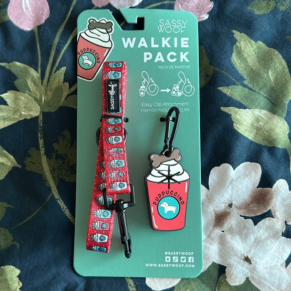 Sassy Woof Leash & Potty Pal Combo - Picture 5 of 9